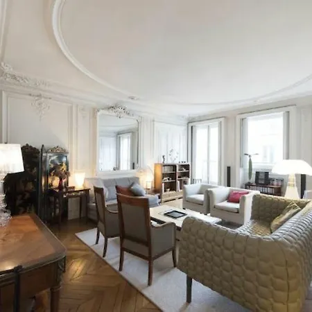 Charming Haussmannian Daire *